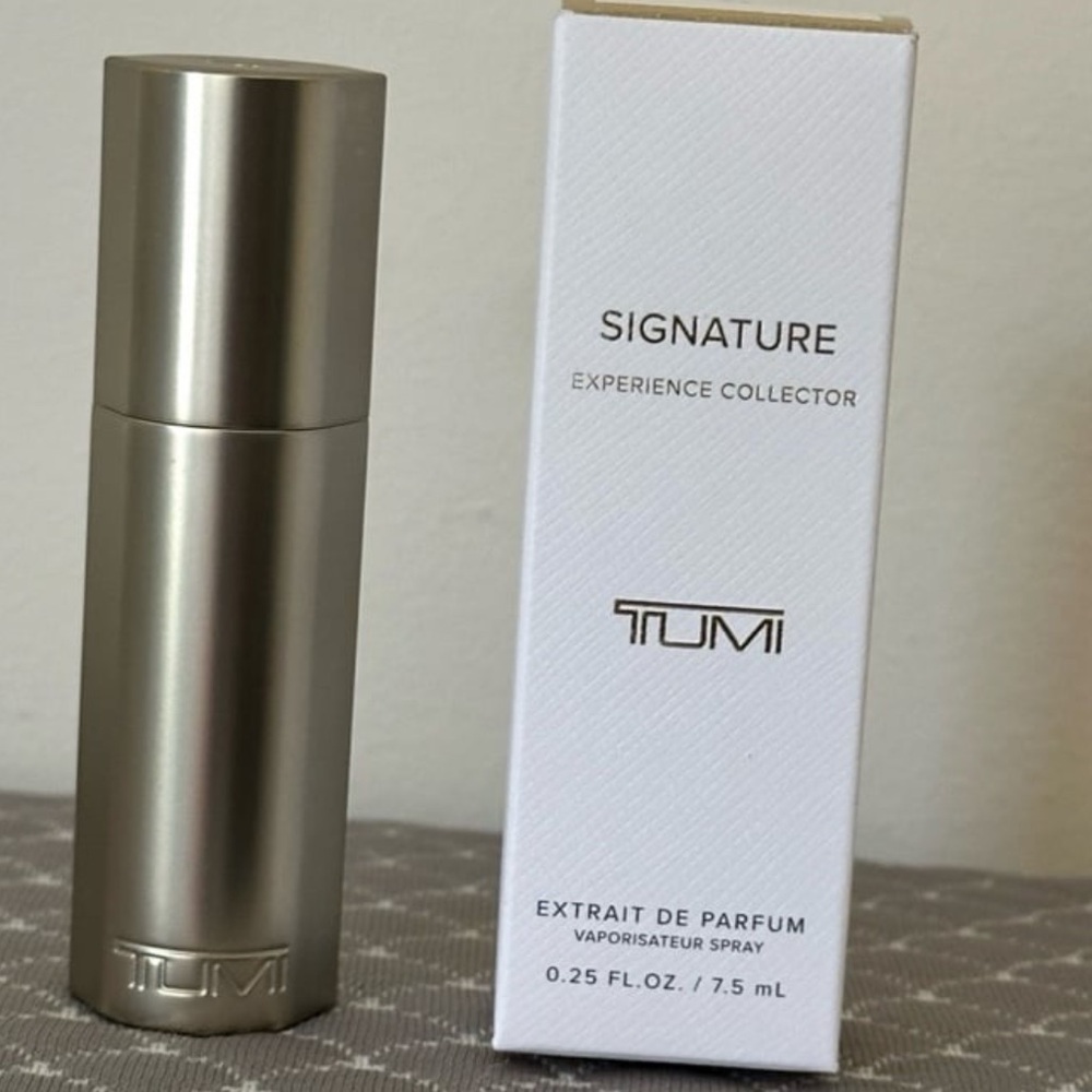 Tumi Signature Experience Collector
